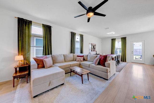 523 Deer Crest Drive, New Braunfels, TX 78130