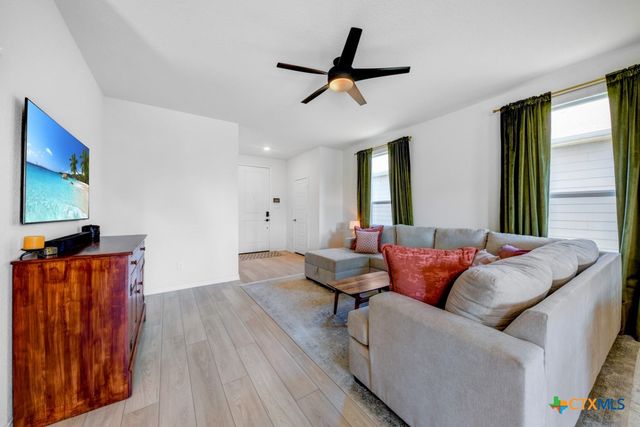 523 Deer Crest Drive, New Braunfels, TX 78130