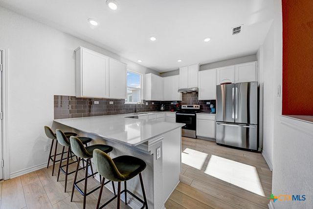 523 Deer Crest Drive, New Braunfels, TX 78130