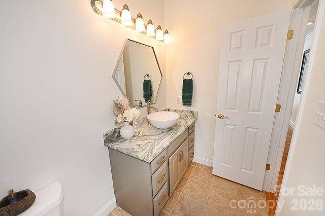 406 5th Avenue NE, Conover, NC 28613