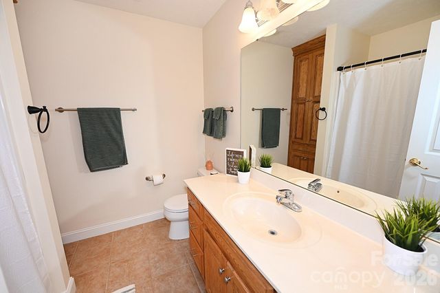 406 5th Avenue NE, Conover, NC 28613