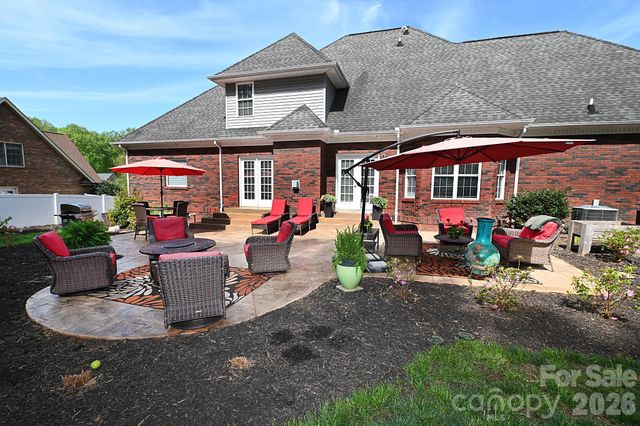 406 5th Avenue NE, Conover, NC 28613