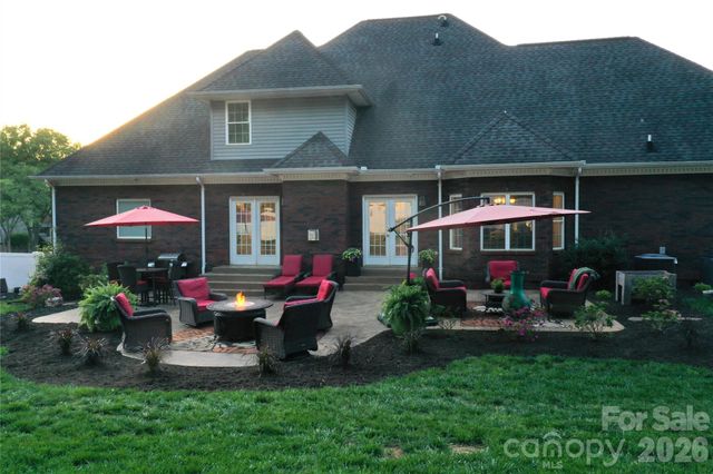 406 5th Avenue NE, Conover, NC 28613