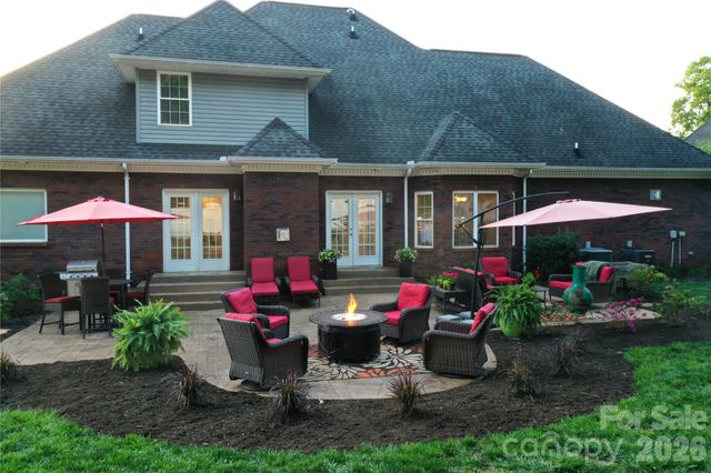 406 5th Avenue NE, Conover, NC 28613