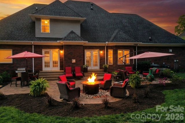 406 5th Avenue NE, Conover, NC 28613