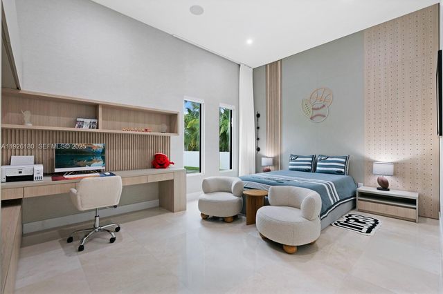 80 NW 129th Ave, Miami, FL 33182