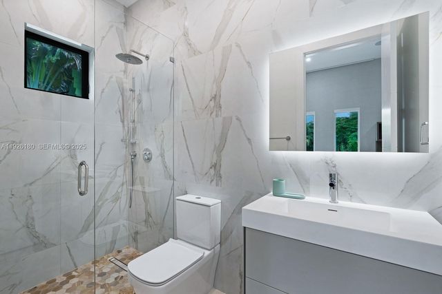 80 NW 129th Ave, Miami, FL 33182