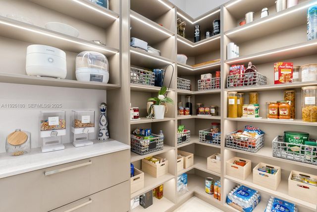 80 NW 129th Ave, Miami, FL 33182