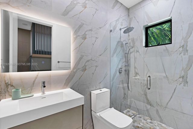 80 NW 129th Ave, Miami, FL 33182