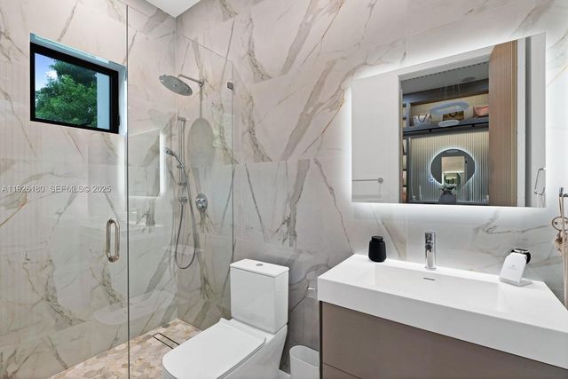 80 NW 129th Ave, Miami, FL 33182