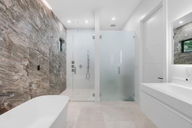 80 NW 129th Ave, Miami, FL 33182