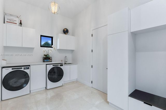 80 NW 129th Ave, Miami, FL 33182