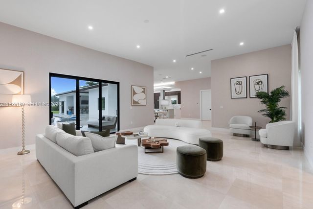 80 NW 129th Ave, Miami, FL 33182