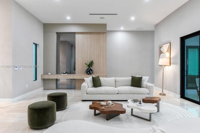 80 NW 129th Ave, Miami, FL 33182