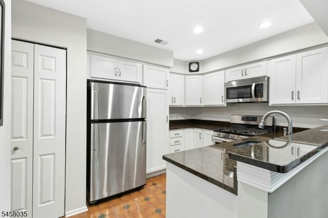 342 Greenbriar-6, Union Twp., NJ 07083