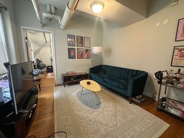 131 Park Dr G1, Boston, MA 02215