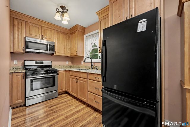 29 Evergreen Terrace, Seymour, CT 06483