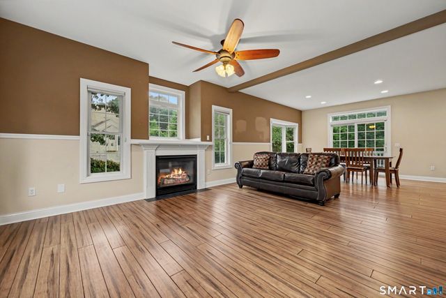 29 Evergreen Terrace, Seymour, CT 06483