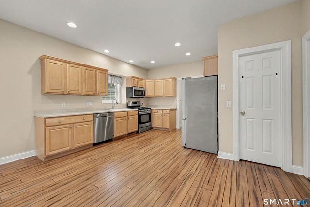 29 Evergreen Terrace, Seymour, CT 06483