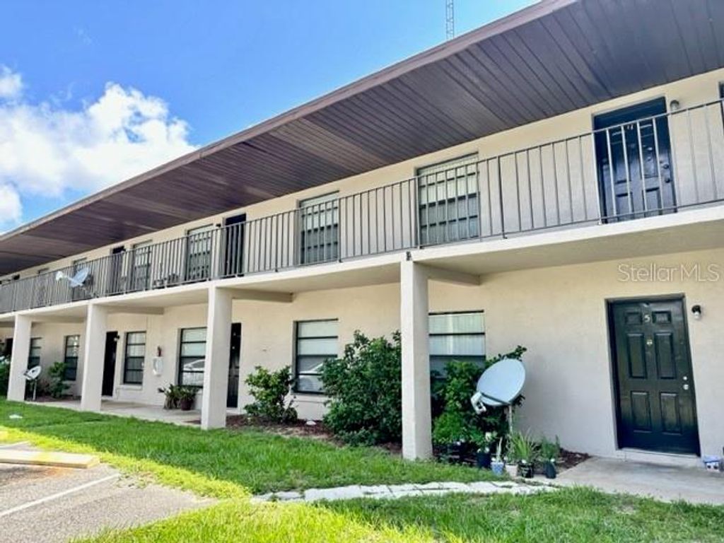 2117 CITRUS BOULEVARD 5, Leesburg, FL 34748