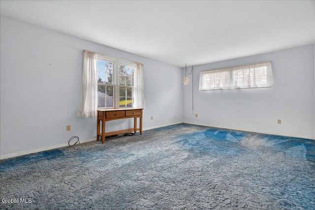 1158 Hedgewood Lane, Niskayuna, NY 12309