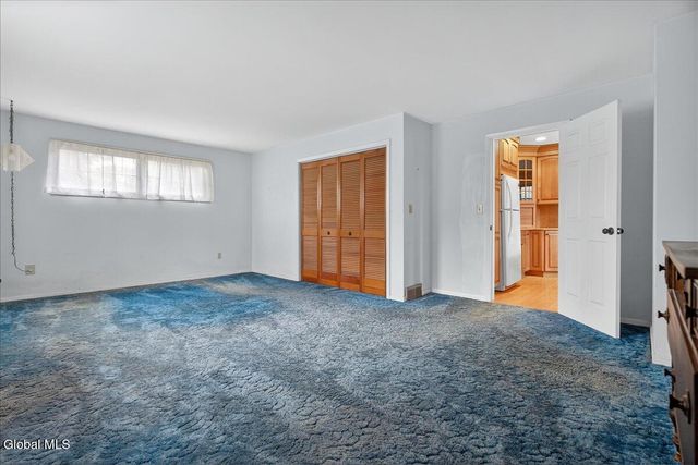 1158 Hedgewood Lane, Niskayuna, NY 12309