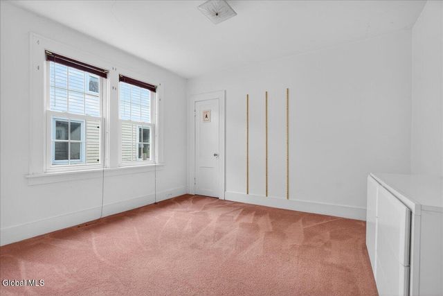 1158 Hedgewood Lane, Niskayuna, NY 12309