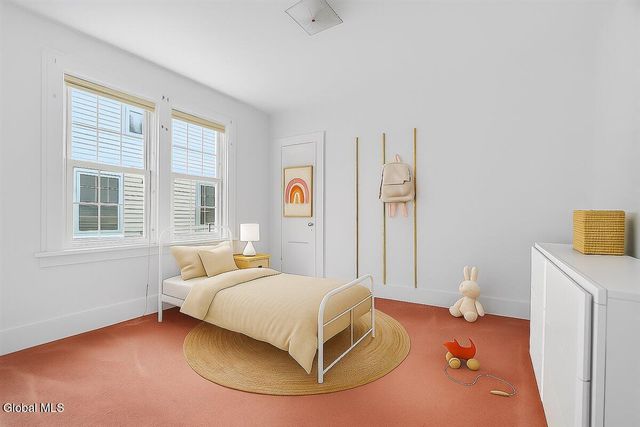 1158 Hedgewood Lane, Niskayuna, NY 12309