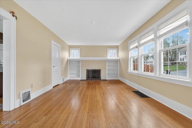 1158 Hedgewood Lane, Niskayuna, NY 12309