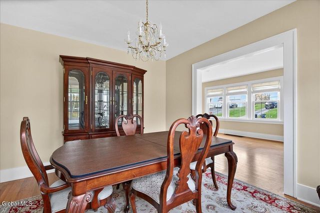 1158 Hedgewood Lane, Niskayuna, NY 12309