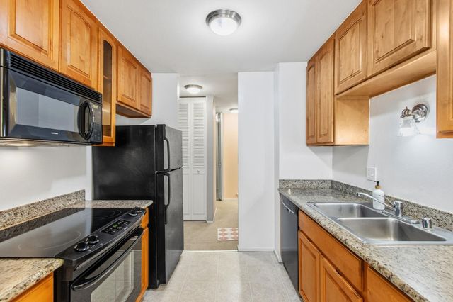 2562 2562 Walnut Blvd 68, Walnut Creek, CA 94596