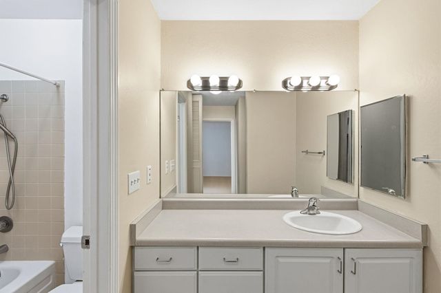 2562 2562 Walnut Blvd 68, Walnut Creek, CA 94596