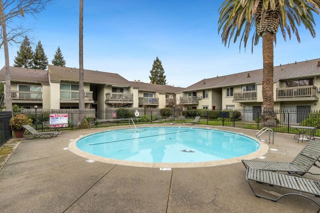 2562 2562 Walnut Blvd 68, Walnut Creek, CA 94596