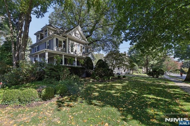 526 Oradell Avenue, Oradell, NJ 07649