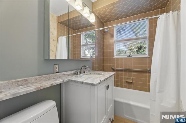 526 Oradell Avenue, Oradell, NJ 07649