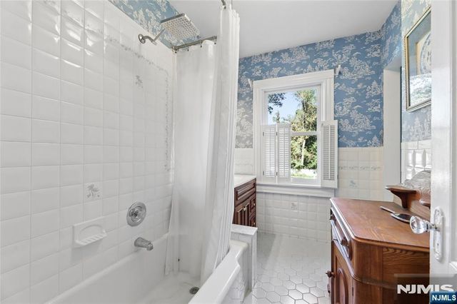 526 Oradell Avenue, Oradell, NJ 07649