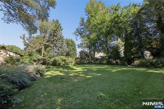 526 Oradell Avenue, Oradell, NJ 07649