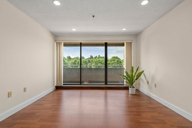 1 Adams 401, Quincy, MA 02169