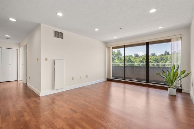 1 Adams 401, Quincy, MA 02169
