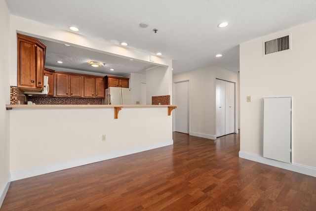 1 Adams 401, Quincy, MA 02169