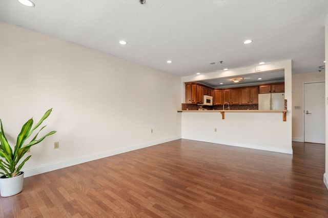 1 Adams 401, Quincy, MA 02169