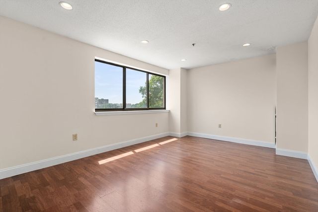 1 Adams 401, Quincy, MA 02169