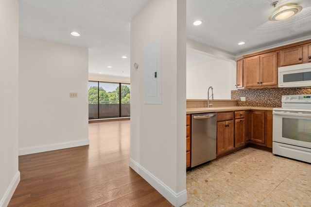 1 Adams 401, Quincy, MA 02169