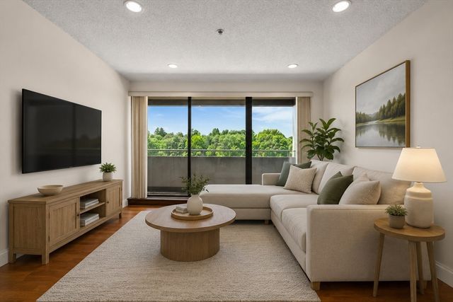 1 Adams 401, Quincy, MA 02169