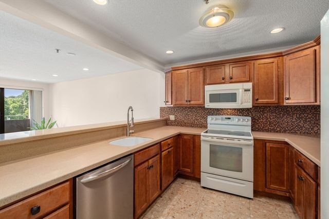 1 Adams 401, Quincy, MA 02169