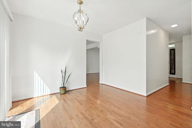 9317 HOBART ST, Springdale, MD 20774