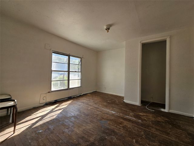 4313 Conkling Avenue, Haltom City, TX 76117