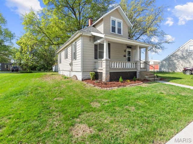210 E Laurel Street, Millstadt, IL 62260