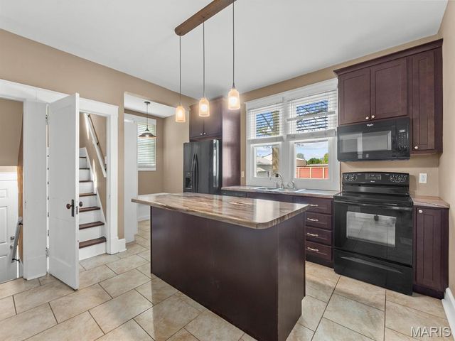 210 E Laurel Street, Millstadt, IL 62260