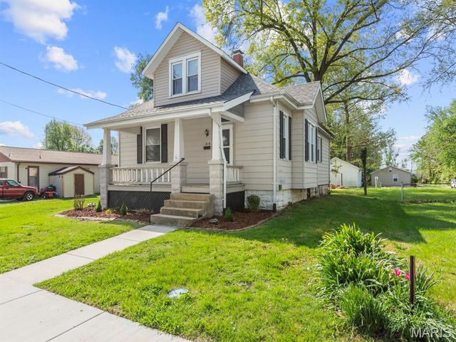 210 E Laurel Street, Millstadt, IL 62260